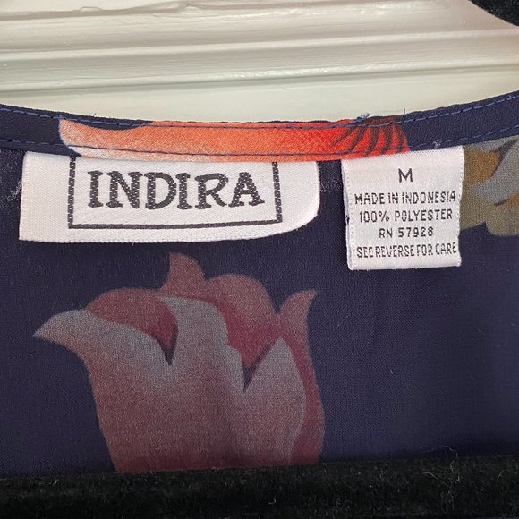 VINTAGE INDIRA || FLORAL MAXI DRESS - Picture 3 of 4